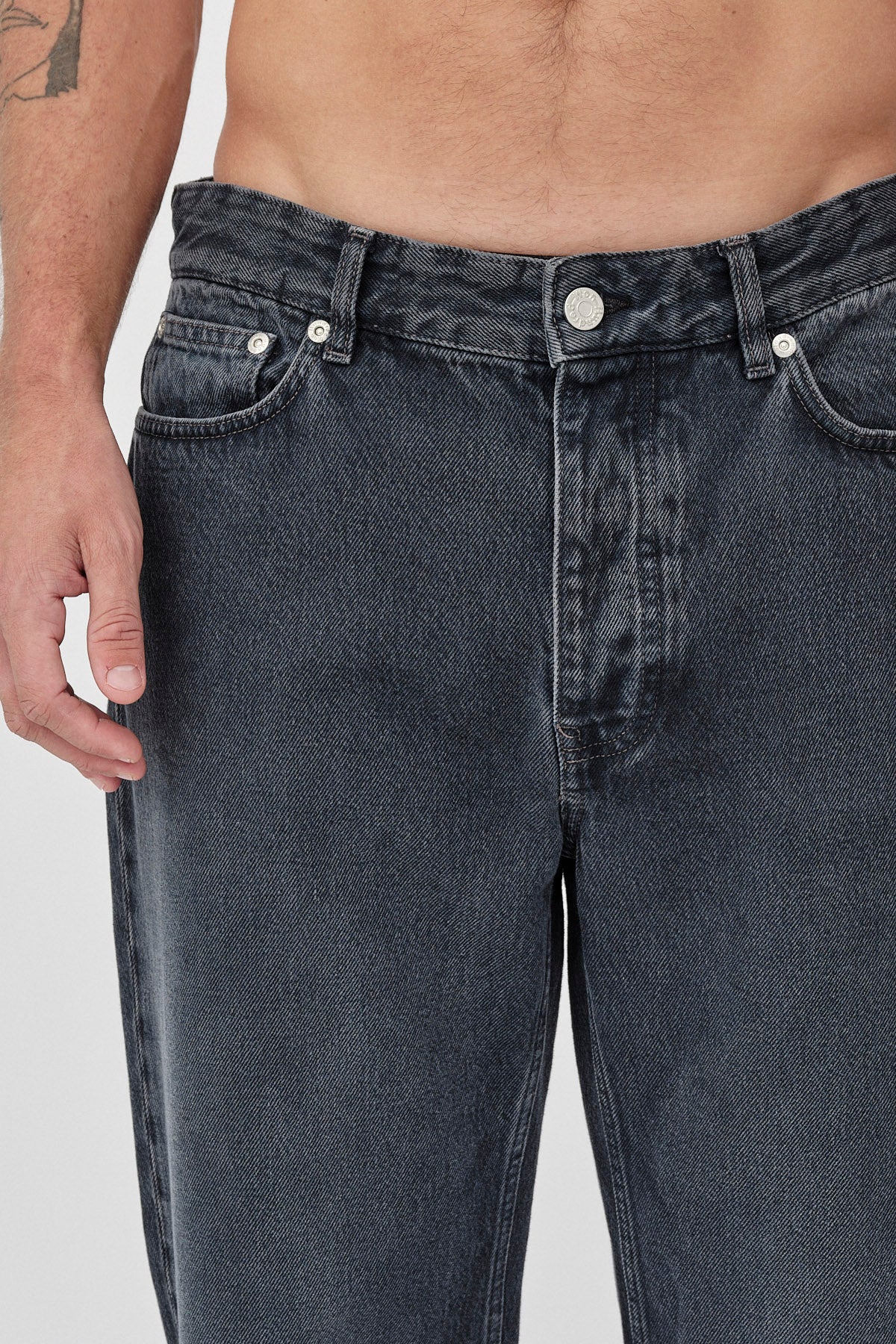 Won Hundred Men Steve 5-Pockets Overdyed black